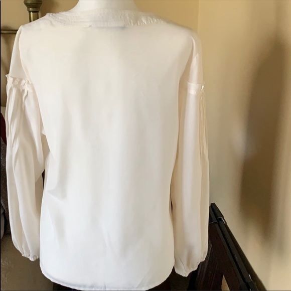 Adorable Boho cream blouse like new sz Med - Picture 6 of 7